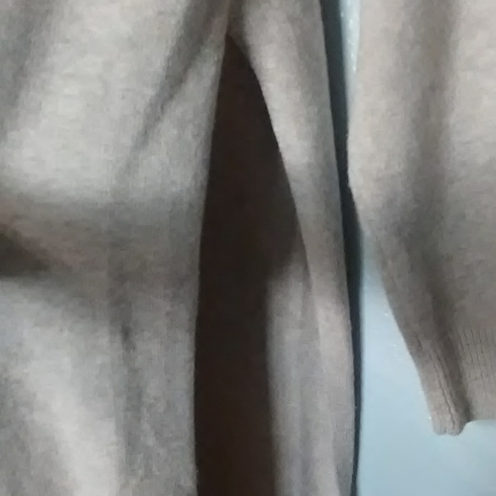 Sweater - Picture 7 of 7